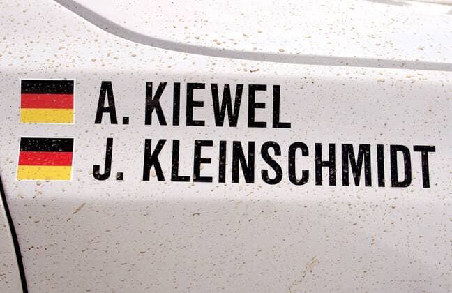 ZDF Moderatorin Andrea Kiewel fährt anläßlich eines Auftrittes von Jutta Kleinschmidt (beide Deutschland) im ZDF Fernsehgarten als Beifaherin im BMW X3CC mit Motorsport Damen ZDF Fernsehgarten 2006, Sendung, Fernsehsendung, Rallye, Rallyesport Einzelbild Mainz Motorsport Damen ZDF Fernsehgarten 2006, Sendung, Fernsehsendung, Rallye, Rallyesport Einzelbild Mainz