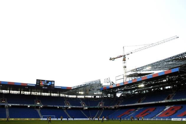 Geisterspiel im Sankt Jakob Park zu Basel: Der FC Basel muss nach seiner Platzsperre sein Heimspiel gegen den FC Schaffhausen vor leeren Rängen austragen Fußball Herren Super League 2006 2007, 1. Schweizer Liga, FC Basel - FC Schaffhausen 3:0 Totale Sankt Jakob Park, St. Basel Fußball Herren Super League 2006 2007, 1. Schweizer Liga, FC Basel - FC Schaffhausen 3:0 Totale Sankt Jakob Park, St. Basel