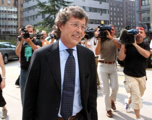 Rechtsanwalt Leandro Cantamessa (Milan), Mitglied des Aufsichtsrates, auf dem Weg zu einer Versammlung der italienischen Fußballliga und des Verbandes FIGC - Fußball Herren Serie A 2006 2007, 1. Italienische Liga, Bestechungsskandal, Korruptionsskandal, AC Mailand Einzelbild Medieninteresse Fußballskandal, Jurist Mailand Fußball Herren Serie A 2006 2007, 1. Italienische Liga, Bestechungsskandal, Korruptionsskandal, AC Mailand Einzelbild Medieninteresse Fußballskandal, Jurist Mailand