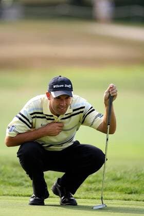 Padraig Harrington (Irland) taxiert die Putlinie Golf Herren Deutsche Bank Players Championship of Europe 2006, Player s, PGA European Tour Einzelbild Gut Kaden Hamburg Alveslohe Golf Herren Deutsche Bank Players Championship of Europe 2006, Player s, PGA European Tour Einzelbild Gut Kaden Hamburg Alveslohe