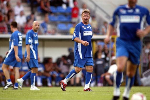 Bernd Förster (Deutschland) macht mit beim Spiel der Herzen 2006 Fußball Herren Spiel der Herzen 2006, Benefiz, Benefizspiel, Prominentenfußball Gruppe Mannheim Fußball Herren Spiel der Herzen 2006, Benefiz, Benefizspiel, Prominentenfußball Gruppe Mannheim