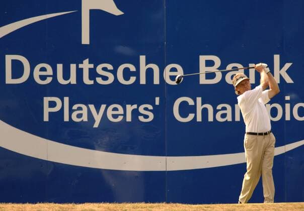 Bernhard Langer (Deutschland) - Abschlag vor einem Werbeplakat von Turniersponsor Deutsche Bank Golf Herren Deutsche Bank Players Championship of Europe 2006, Player s, PGA European Tour Totale Gut Kaden Hamburg Alveslohe Golf Herren Deutsche Bank Players Championship of Europe 2006, Player s, PGA European Tour Totale Gut Kaden Hamburg Alveslohe