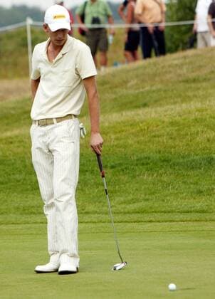 Marcel Siem (Deutschland) enttäuscht über seinen Put - Der Ball bleibt dicht neben dem Loch liegen Golf Herren Deutsche Bank Players Championship of Europe 2006, Player s, PGA European Tour Einzelbild Gut Kaden Hamburg Alveslohe Enttäuschung, Golf Herren Deutsche Bank Players Championship of Europe 2006, Player s, PGA European Tour Einzelbild Gut Kaden Hamburg Alveslohe Enttäuschung,