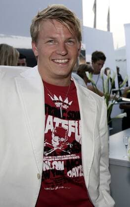 Kimi Räikkönen (Finnland McLaren Mercedes) gut gelaunt bei der Hugo Boss Fashion Show in Hockenheim Motorsport Herren Hugo Boss Fashion Show 2006, Formel 1, F1, F Porträt Hockenheim Motorsport Herren Hugo Boss Fashion Show 2006, Formel 1, F1, F Porträt Hockenheim