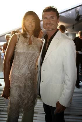 David Coulthard (Schottland Red Bull) mit Freundin Karen Minier (Belgien) gut gelaunt bei der Hugo Boss Fashion Show in Hockenheim Motorsport Herren Hugo Boss Fashion Show 2006, Formel 1, F1, F Gruppe Hockenheim Motorsport Herren Hugo Boss Fashion Show 2006, Formel 1, F1, F Gruppe Hockenheim