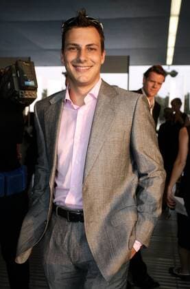 Testfahrer Gary Paffett (England McLaren Mercedes) gut gelaunt bei der Hugo Boss Fashion Show in Hockenheim Motorsport Herren Hugo Boss Fashion Show 2006, Formel 1, F1, F Einzelbild Hockenheim Motorsport Herren Hugo Boss Fashion Show 2006, Formel 1, F1, F Einzelbild Hockenheim