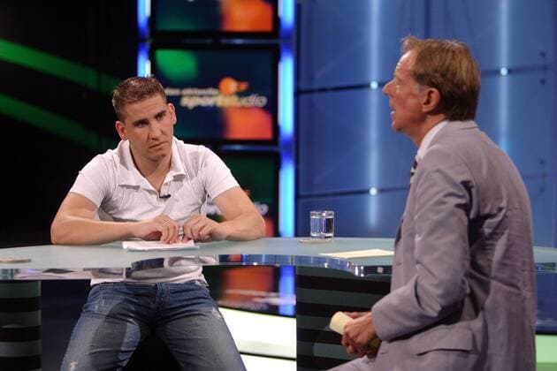Ehemaliger Radprofi Jesus Manzano (Spanien, li.) zu Gast bei ZDF Moderator Wolf Dieter Poschmann (Deutschland) im aktuellen Sportstudio Radsport Herren Das aktuelle Sportstudio 2006, Sendung, Fernsehsendung, Sportsendung, ZDF Gruppe Mainz Radsport Herren Das aktuelle Sportstudio 2006, Sendung, Fernsehsendung, Sportsendung, ZDF Gruppe Mainz