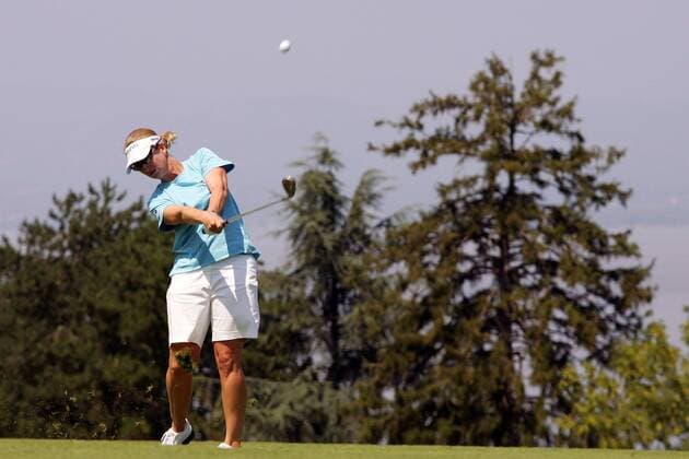 Karrie Webb (Australien) - Schlag vom Fairway mit reizendem Divot -  (pan15380) Golf Damen Evian Masters 2006, LPGA Tour, Frauen, Frauengolf Einzelbild Evian les Bains Dynamik, Golf Damen Evian Masters 2006, LPGA Tour, Frauen, Frauengolf Einzelbild Evian les Bains Dynamik,  