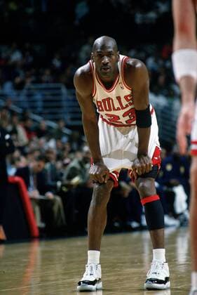Michael Jordan (Chicago Bulls) skeptisch - (Icon9590125) Basketball Herren NBA 1997 1998 Einzelbild Aufnahmedatum geschätzt Chicago Skepsis, Basketball Herren NBA 1997 1998 Einzelbild Aufnahmedatum geschätzt Chicago Skepsis, EDITORIAL USE ONLY