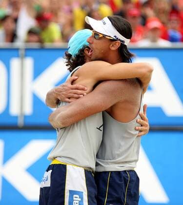 Ricardo Alex Costa Santos (re.) und Emanuel Rego (beide Brasilien) jubeln Beachvolleyball Herren Swatch FIVB World Tour 2006, Worldtour, Beach, Grand Slam Gruppe Klagenfurt Freude, Beachvolleyball Herren Swatch FIVB World Tour 2006, Worldtour, Beach, Grand Slam Gruppe Klagenfurt Freude,