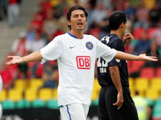 Ante Covic (Hertha II) reklamiert Fußball Herren Regionalliga Nord 2006 2007, 3. Liga, Hertha BSC Berlin II - 1. FC Union Berlin 0:3 Einzelbild Berlin Fußball Herren Regionalliga Nord 2006 2007, 3. Liga, Hertha BSC Berlin II - 1. FC Union Berlin 0:3 Einzelbild Berlin