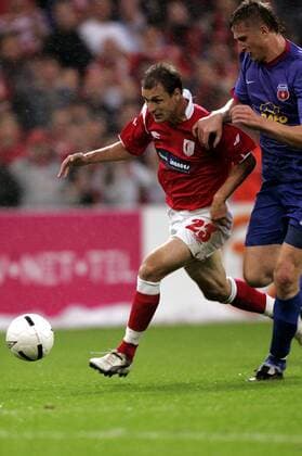 Milan Jovanovic (Lüttich, li.) gegen Dorin Goian (Steaua Bukarest) -  Fußball EC 1 Herren Champions League Qualifikation 2006 2007, Standard Lüttich - Steaua Bukarest 2:2 Gruppe Lüttich Dynamik, Fußball EC 1 Herren Champions League Qualifikation 2006 2007, Standard Lüttich - Steaua Bukarest 2:2 Gruppe Lüttich Dynamik,