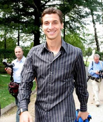 Neuzugang Zlatan Ibrahimovic (Inter) auf dem Weg zur Pressekonferenz - Fußball Herren Serie A 2006 2007, 1. Italienische Liga, FC Internazionale Mailand, Vorstellung, Präsentation, Einzelbild Mailand Freude, Fußball Herren Serie A 2006 2007, 1. Italienische Liga, FC Internazionale Mailand, Vorstellung, Präsentation, Einzelbild Mailand Freude,