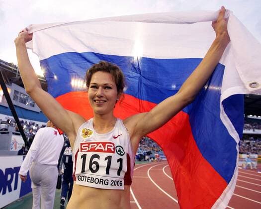 Olga Kotlyarova (Rußland), Europameisterin 2006 über 800m, jubelt mit einer Landesfahne Leichtathletik EM Damen EM 2006, Nationaltrikot, 800m, 800 m, Meter, Mittelstrecke, Einzelbild Göteborg Freude, Leichtathletik EM Damen EM 2006, Nationaltrikot, 800m, 800 m, Meter, Mittelstrecke, Einzelbild Göteborg Freude,