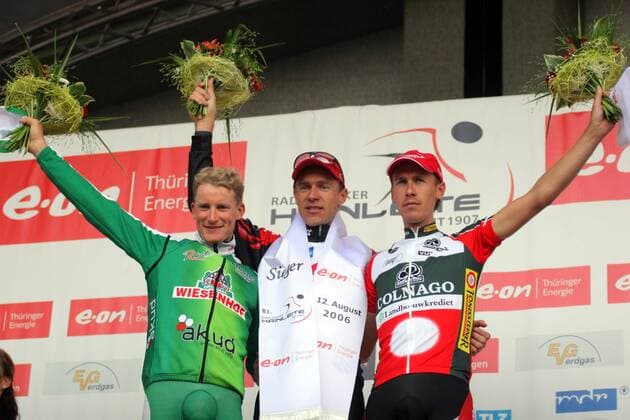 Siegerehrung nach der 81. Auflage der Hainleite Rundfahrt 2006, v.li.: Robert Retschke (Wiesenhof AKUD), Sieger Jens Voigt (beide Deutschland CSC) und Frederic Amorison (Belgien Landbouwkrediet Colnago) Radsport Herren 81. TEAG Hainleite 2006, Straßenradsport, Straße, Rad Gruppe Erfurt Freude, Radsport Herren 81. TEAG Hainleite 2006, Straßenradsport, Straße, Rad Gruppe Erfurt Freude,