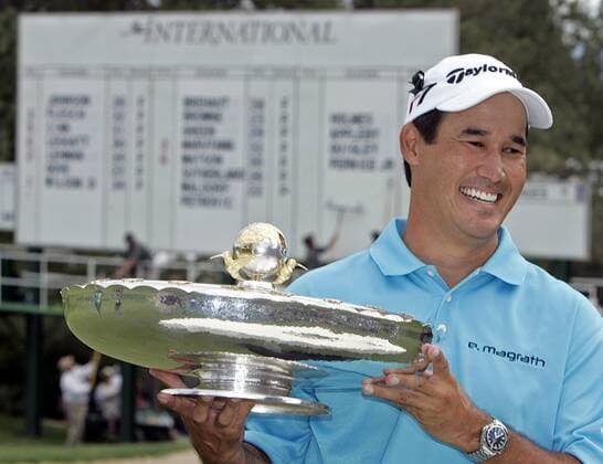 Dean Wilson (USA) gewinnt das International 2006 und präsentiert seine Trophäe -  (CARX2006081318) Golf Herren The International 2006, PGA Tour Einzelbild Castle Rock Colorado Freude, Golf Herren The International 2006, PGA Tour Einzelbild Castle Rock Colorado Freude,