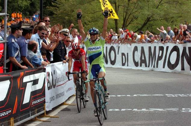 Stefano Garzelli (Liquigas Bianchi) gewinnt das Tre Valli Varese Rennen 2006 vor Rinaldo Nocentini (Acqua e Sapone beide Italien) -  Radsport Herren Tre Valli Varese 2006, Straßenradsport, Straße, Rad, Gruppe Varesine Freude, Radsport Herren Tre Valli Varese 2006, Straßenradsport, Straße, Rad, Gruppe Varesine Freude,