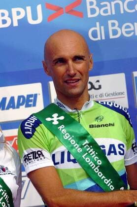 Stefano Garzelli (Italien Liquigas Bianchi) gewinnt das Tre Valli Varese Rennen 2006 -  Radsport Herren Tre Valli Varese 2006, Straßenradsport, Straße, Rad, Einzelbild Varesine Radsport Herren Tre Valli Varese 2006, Straßenradsport, Straße, Rad, Einzelbild Varesine