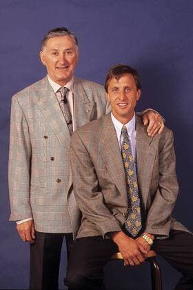 Die niederländischen Fußballlegenden Faas Wilkes (li.) und Johan Cruyff (beide Niederlande) - Fußball Herren Shooting 1996, Fotoshooting, Fototermin, o0 Fotostudio, Studioaufnahme Gruppe Aufnahmedatum geschätzt Harmonie, Freude, Fußball Herren Shooting 1996, Fotoshooting, Fototermin, o0 Fotostudio, Studioaufnahme Gruppe Aufnahmedatum geschätzt Harmonie, Freude,