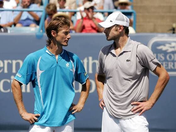 Juan Carlos Ferrero (Spanien, li.) und Andy Roddick (USA) - die beiden Finalisten stehen sich Auge in Auge gegenüber Tennis Herren Western Southern Financial Group Masters 2006, ATP Tour, Series, Finale, Endspiel, Gruppe Cincinnati Spannung, Tennis Herren Western Southern Financial Group Masters 2006, ATP Tour, Series, Finale, Endspiel, Gruppe Cincinnati Spannung,