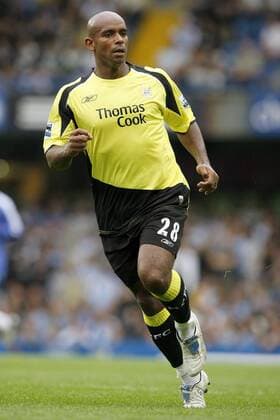 Trevor Sinclair (Manchester City) - EDITORIAL USE ONLY. No use with unauthorised audio, video, data, fixture lists, club league logos or live services. Online in-match use limited to 120 images, no video emulation. No use in betting, games or single club league player publications. Fußball Herren Premier League 2006 2007, 1. Englische Liga, Manchester City Einzelbild London Dynamik, Fußball Herren Premier League 2006 2007, 1. Englische Liga, Manchester City Einzelbild London Dynamik,