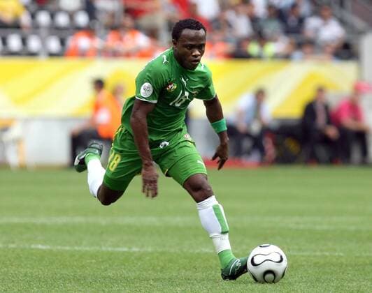 Yao Junior Senaya (Togo) am Ball Fußball WM Herren WM 2006, Länderspiel, Nationalteam, Nationaltrikot, Gruppe G Einzelbild Dortmund Dynamik, Fußball WM Herren WM 2006, Länderspiel, Nationalteam, Nationaltrikot, Gruppe G Einzelbild Dortmund Dynamik,