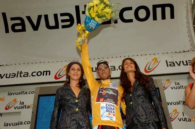 Alejandro Valverde (Spanien Caisse d Epargne - Illes Balears) nach der 12. Etappe der Vuelta a Espana von Aranda de Duero nach Guadalajara im goldenen Trikot des Spitzenreiters - Radsport Herren Vuelta a Espana 2006, Spanienrundfahrt, ProTour, Straßenradsport, Straße, Rad Gruppe 12. Etappe: Aranda de Duero - Guadalajara Freude, Radsport Herren Vuelta a Espana 2006, Spanienrundfahrt, ProTour, Straßenradsport, Straße, Rad Gruppe 12. Etappe: Aranda de Duero - Guadalajara Freude,