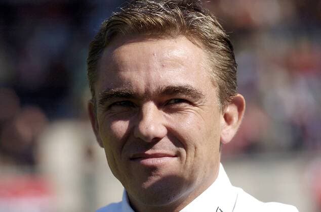 Sportlicher Leiter Olaf Janßen (Essen) lächelt Fußball Herren DFB Pokal 2006 2007, Pokalspiel, Rot Weiß Essen, RW, RWE Porträt Essen Fußball Herren DFB Pokal 2006 2007, Pokalspiel, Rot Weiß Essen, RW, RWE Porträt Essen
