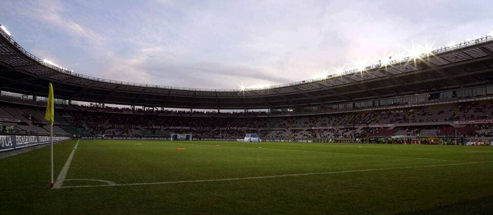 Innenansicht des Stadio Comunale in Turin nach der Sanierung -  Fußball Herren Serie A 2006 2007, 1. Italienische Liga, Torino Calcio Totale Stadio Comunale Turin Fußball Herren Serie A 2006 2007, 1. Italienische Liga, Torino Calcio Totale Stadio Comunale Turin