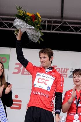 Christian Müller (Deutschland CSC) im roten Trikot des besten Bergfahrers während der Siegerehrung zur 3. Etappe der Dreiländer Tour 2006 Radsport Herren Dreiländertour 2006, 3 Länder Tour, Drei, Dreiländer, Ländertour, Straßenradsport, Straße, Rad Einzelbild 3. Etappe: Griesheim Freude, Radsport Herren Dreiländertour 2006, 3 Länder Tour, Drei, Dreiländer, Ländertour, Straßenradsport, Straße, Rad Einzelbild 3. Etappe: Griesheim Freude,