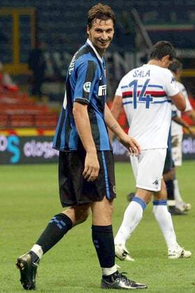 Zlatan Ibrahimovic (Inter) gut gelaunt -  Fußball Herren Serie A 2006 2007, 1. Italienische Liga, FC Internazionale Mailand - Sampdoria Genua 1:1 Einzelbild Mailand Freude, Fußball Herren Serie A 2006 2007, 1. Italienische Liga, FC Internazionale Mailand - Sampdoria Genua 1:1 Einzelbild Mailand Freude,