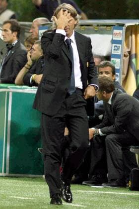 Trainer Roberto Mancini (Inter) enttäuscht -  Fußball Herren Serie A 2006 2007, 1. Italienische Liga, FC Internazionale Mailand Einzelbild Mailand Enttäuschung, Fußball Herren Serie A 2006 2007, 1. Italienische Liga, FC Internazionale Mailand Einzelbild Mailand Enttäuschung,