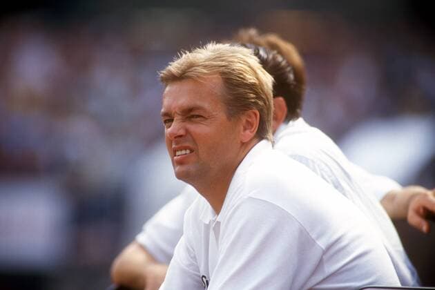 Trainer Hannes Bongartz (Wattenscheid) skeptisch Fußball 1. BL Herren Saison 1990 1991, SG Wattenscheid 09 Einzelbild Wattenscheid Nachdenklichkeit, Skepsis, Fußball 1. BL Herren Saison 1990 1991, SG Wattenscheid 09 Einzelbild Wattenscheid Nachdenklichkeit, Skepsis,