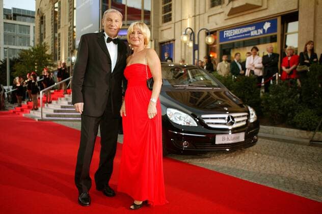 Sportdirektor Eduard Geyer (Deutschland Sachsen Leipzig) besucht zusammen mit Ehefrau Angelika den Medienpreis Goldene Henne 2006 Fußball Herren Goldene Henne 2006, Medienpreis, Gala, Preisverleihung, Gast, Gäste Gruppe Berlin Fußball Herren Goldene Henne 2006, Medienpreis, Gala, Preisverleihung, Gast, Gäste Gruppe Berlin