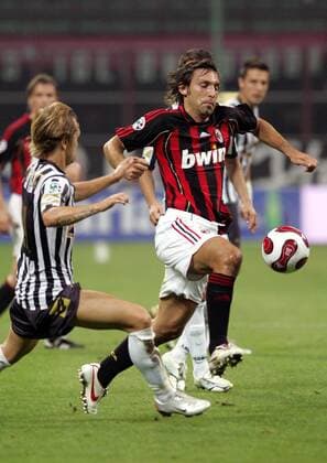 Andrea Pirlo (Milan, re.) gegen Viktor Boudianski (Ascoli) - Fußball Herren Serie A 2006 2007, 1. Italienische Liga, AC Mailand - AC Ascoli Calcio 1:0, Vdig Gruppe Mailand Dynamik, Fußball Herren Serie A 2006 2007, 1. Italienische Liga, AC Mailand - AC Ascoli Calcio 1:0, Vdig Gruppe Mailand Dynamik,