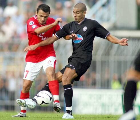 David Trezeguet (Juventus, re.) gegen Bogdan Aurelian Patrascu (Piacenza) -  Fußball Herren Serie B 2006 2007, 2. Italienische Liga, FC Piacenza Calcio - Juventus Turin 0:2, Juve Gruppe Piacenza Dynamik, Fußball Herren Serie B 2006 2007, 2. Italienische Liga, FC Piacenza Calcio - Juventus Turin 0:2, Juve Gruppe Piacenza Dynamik,