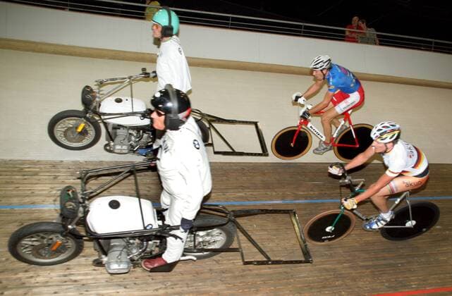 Carsten Podlesch (re., Deutschland) mit seinem Schrittmacher Helmut Baur Radsport Herren Opel Madison Cup 2006, Steherrennen, Steher, Schrittmacherrennen, Vdig Gruppe Berlin Radsport Herren Opel Madison Cup 2006, Steherrennen, Steher, Schrittmacherrennen, Vdig Gruppe Berlin
