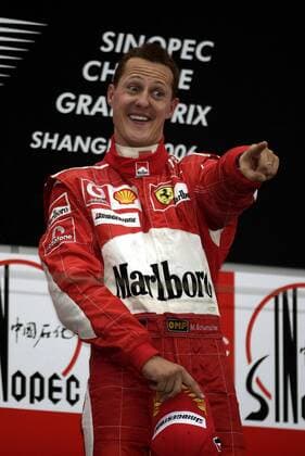 Siegerehrung Großer Preis von China 2006 - Sieger Michael Schumacher (Deutschland Ferrari) jubelt Motorsport Grand Prix Herren Großer Preis von China 2006, Formel 1 Weltmeisterschaft, F1, F, GP, WM Einzelbild Shanghai Freude, Motorsport Grand Prix Herren Großer Preis von China 2006, Formel 1 Weltmeisterschaft, F1, F, GP, WM Einzelbild Shanghai Freude,