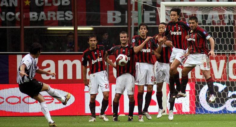 Freistoß Siena gegen Milans Mauer, v.re.: Gennaro Gattuso, Filippo Inzaghi, Ricardo Oliveira, Kaka, Alberto Gilardino, Andrea Pirlo - Fußball Herren Serie A 2006 2007, 1. Italienische Liga, AC Mailand - AC Siena 0:0, Milan Gruppe Mailand Abwehr Fußball Herren Serie A 2006 2007, 1. Italienische Liga, AC Mailand - AC Siena 0:0, Milan Gruppe Mailand Abwehr