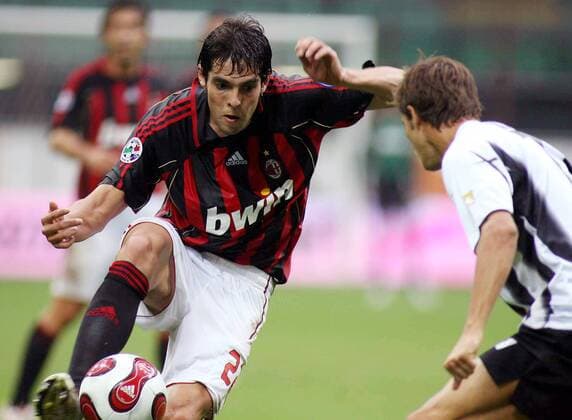 Kaka (Milan, li.) am Ball -  Fußball Herren Serie A 2006 2007, 1. Italienische Liga, AC Mailand - AC Siena 0:0 Gruppe Mailand Fußball Herren Serie A 2006 2007, 1. Italienische Liga, AC Mailand - AC Siena 0:0 Gruppe Mailand