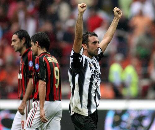 Valerio Bertotto (Siena) freut sich über den Punktgewinn, daneben die enttäuschten Inzaghi (Mitte) und Nesta (beide Milan) -  Fußball Herren Serie A 2006 2007, 1. Italienische Liga, AC Mailand - AC Siena 0:0 Gruppe Mailand Freude Fußball Herren Serie A 2006 2007, 1. Italienische Liga, AC Mailand - AC Siena 0:0 Gruppe Mailand Freude