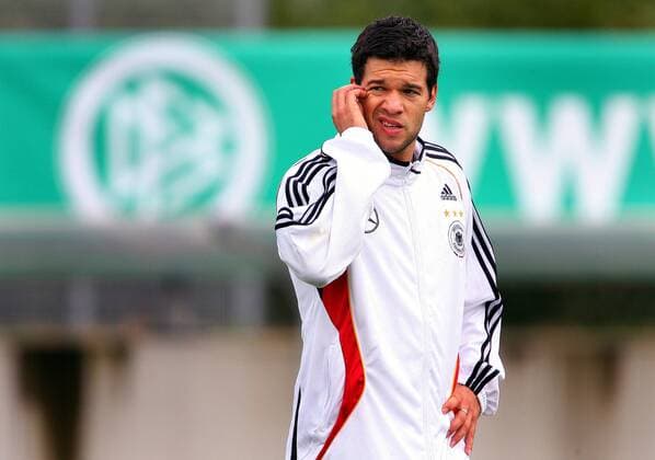 Michael Ballack (Deutschland) nachdenklich Fußball Herren Nationalteam 2006, Training Einzelbild Berlin Nachdenklichkeit, Skepsis, Fußball Herren Nationalteam 2006, Training Einzelbild Berlin Nachdenklichkeit, Skepsis,
