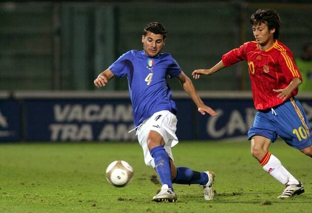 Antonio Nocerino (Italien U21, li.) gegen David Jimenez Silva (Spanien U21) - Fußball Länderspiel Herren U 21 EM Qualifikation 2006, Nationalteam, Nationaltrikot, Italien - Spanien 0:0 Gruppe Modena Dynamik, Fußball Länderspiel Herren U 21 EM Qualifikation 2006, Nationalteam, Nationaltrikot, Italien - Spanien 0:0 Gruppe Modena Dynamik,