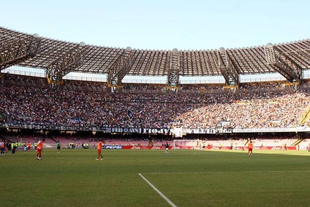 Das Stadio San Paolo in Neapel vor der Partie Neapel gegen Rimini -  Fußball Herren Serie B 2006 2007, 2. Italienische Liga, SSC Neapel - Rimini Calcio 1:0, Vdig Totale San Paolo Neapel Fußball Herren Serie B 2006 2007, 2. Italienische Liga, SSC Neapel - Rimini Calcio 1:0, Vdig Totale San Paolo Neapel