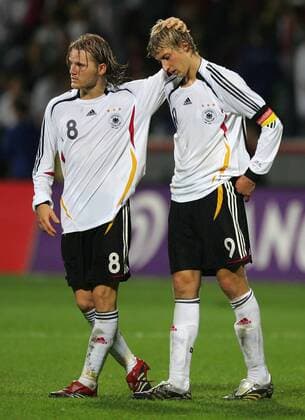 Eugen Polanski (li.) tröstet Stefan Kießling (beide Deutschland U21) Fußball Länderspiel Herren U 21 EM Qualifikation 2006, Playoffs, Playoff, Play Offs, Off, Nationalteam Gruppe Leverkusen Enttäuschung, Fußball Länderspiel Herren U 21 EM Qualifikation 2006, Playoffs, Playoff, Play Offs, Off, Nationalteam Gruppe Leverkusen Enttäuschung,