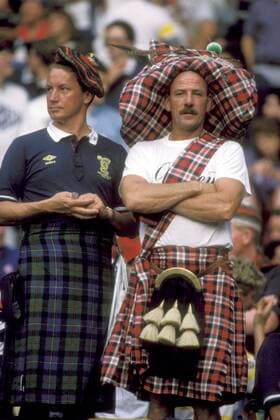 Schottische Fans in voller Montur Fußball WM Herren Länderspiel 1990, Nationalmannschaft, Gruppe C, Schottland Gruppe Genua Fußball WM Herren Länderspiel 1990, Nationalmannschaft, Gruppe C, Schottland Gruppe Genua