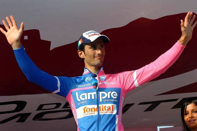 Daniele Bennati (Italien Lampre) gewinnt den Giro del Piemonte 2006 und jubelt bei der Siegerehrung -  Radsport Herren Giro del Piemonte 2006, Straßenradsport, Straße, Rad Einzelbild Asti - Alba Freude, Radsport Herren Giro del Piemonte 2006, Straßenradsport, Straße, Rad Einzelbild Asti - Alba Freude,