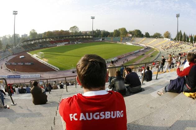 Fußball, Stadiongeschichte FC Augsburg Innenansicht des Augsburger Rosenaustadions, Heimspielstätte des FC Augsburg Fußball 2. BL Herren Saison 2006 2007, Stadion, Fußballstadion, innen, Innenansicht, Totale Rosenaustadion Augsburg Leere, Fußball 2. BL Herren Saison 2006 2007, Stadion, Fußballstadion, innen, Innenansicht, Totale Rosenaustadion Augsburg Leere,