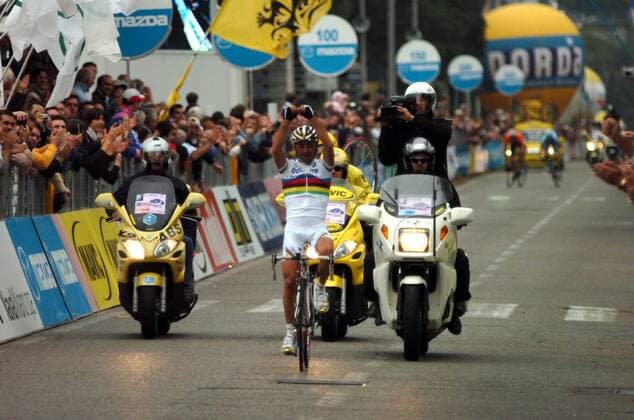 Paolo Bettini (Italien Quick Step Innergetic) gewinnt die Giro di Lombardia 2006 - Radsport Herren Giro di Lombardia 2006, Lombardei Rundfahrt, ProTour, Straßenradsport, Straße, Rad Totale o0 Sieg, Sieger Mendrisio - Como Freude, Radsport Herren Giro di Lombardia 2006, Lombardei Rundfahrt, ProTour, Straßenradsport, Straße, Rad Totale o0 Sieg, Sieger Mendrisio - Como Freude,