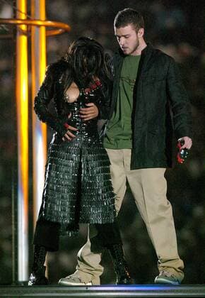 Nipplegate - Der Auftritt von Janet Jackson und Justin Timberlake (beide USA) zum 38. Superbowl wird überschattet von der in der USA als skandalträchtig empfundenen freigelegten Brust der Sängerin -  (141068500) American Football Herren NFL 2003 2004, 38. Super Bowl, Superbowl XXXVIII, Finale, Endspiel, Show, Showprogramm, Vdig Gruppe Pleiten, Pech, Pannen, Missgeschick Houston Sinnlichkeit, American Football Herren NFL 2003 2004, 38. Super Bowl, Superbowl XXXVIII, Finale, Endspiel, Show, Showprogramm, Vdig Gruppe Pleiten, Pech, Pannen, Missgeschick Houston Sinnlichkeit,